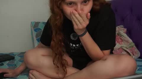 Snapshot of elasallylove chatting on 02-16-26, 04:08 elasallylove online show from 02-16-26, 04:08