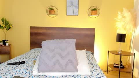 Ela online show from 09-24-25, 10:13