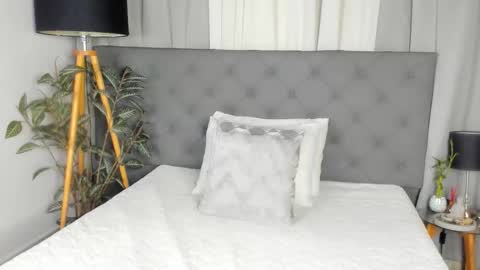 Ela online show from 11-17-25, 08:36