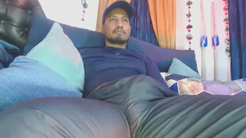 Snapshot of elcaballeroblack chatting on 02-20-26, 02:17 elcaballeroblack online show from 02-20-26, 02:17