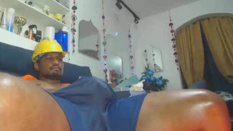 Snapshot of elcaballeroblack chatting on 02-26-26, 05:06 elcaballeroblack online show from 02-26-26, 05:06