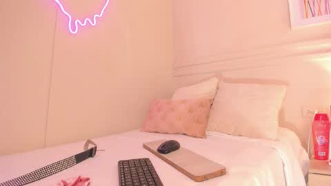 ELECTRA online show from 11-17-25, 03:18