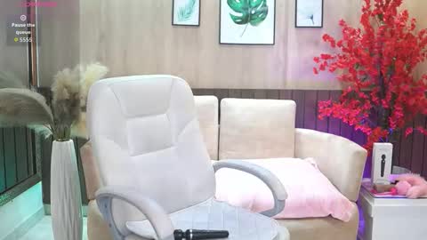 Electra Jones online show from 11-25-25, 11:32