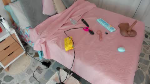 Elena online show from 10-21-25, 07:25