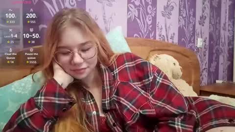 Snapshot of elenacastellani chatting on 02-09-26, 03:43 Mia online show from 02-09-26, 03:43