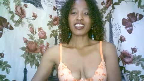 elenah013 online show from 12-22-25, 07:38