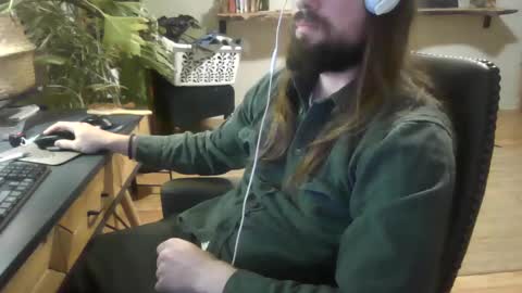 Snapshot of elephantfox chatting on 12-13-24, 04:33 fox online show from 12-13-24, 04:33