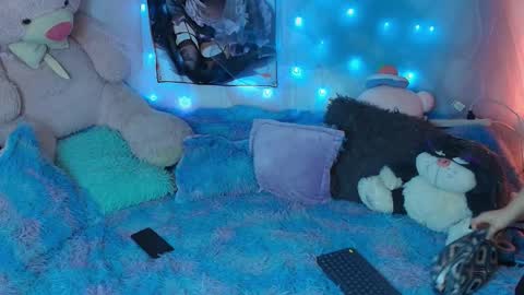 Snapshot of elfen_miu chatting on 10-12-25, 10:03 miu  online show from 10-12-25, 10:03