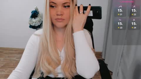 Snapshot of elia_ chatting on 01-08-25, 08:16 Ella online show from 01-08-25, 08:16