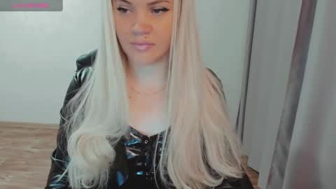 Snapshot of elia_ chatting on 02-03-25, 06:45 Ella online show from 02-03-25, 06:45