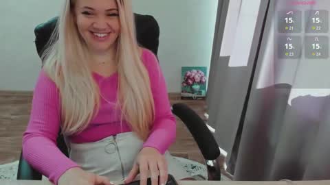 Snapshot of elia_ chatting on 09-17-25, 05:53 Ella online show from 09-17-25, 05:53