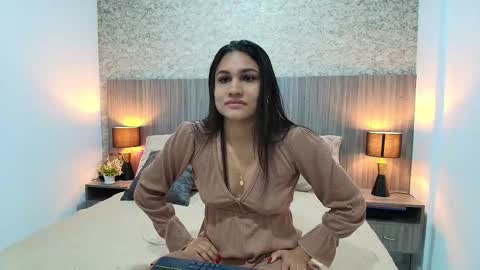 Snapshot of elia_russell chatting on 11-20-25, 03:56 Elia Russell online show from 11-20-25, 03:56