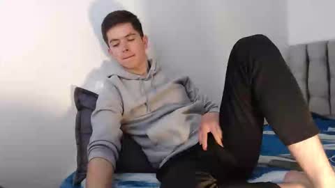 Snapshot of elian_tg chatting on 12-13-25, 07:53 Elian online show from 12-13-25, 07:53