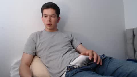 Snapshot of elian_tg chatting on 12-15-25, 06:34 Elian online show from 12-15-25, 06:34