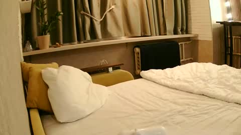 Snapshot of eliana_e chatting on 02-07-25, 07:06 Eliana online show from 02-07-25, 07:06