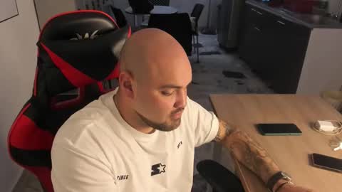 Elian online show from 11-25-25, 09:59