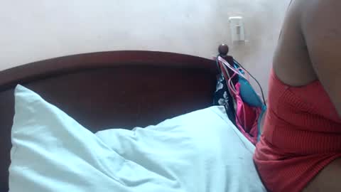 elianis598477 online show from 11-16-25, 10:32