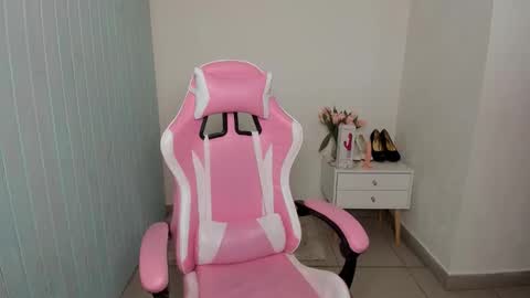 Snapshot of elieiza_xo chatting on 10-03-25, 06:54 elieiza_xo online show from 10-03-25, 06:54