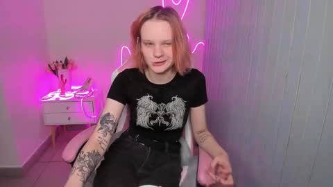 Snapshot of elieiza_xo chatting on 10-12-25, 03:49 elieiza_xo online show from 10-12-25, 03:49