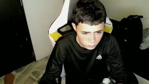 Snapshot of elii_797 chatting on 10-05-25, 05:22 bby-santy online show from 10-05-25, 05:22