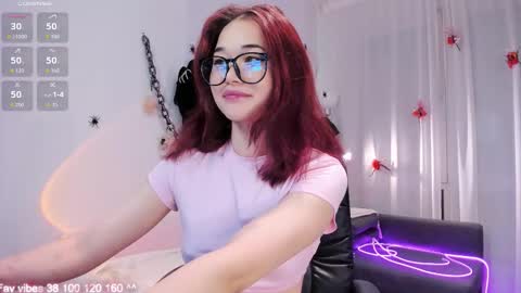 Snapshot of elimeowy chatting on 10-21-25, 03:29 Hey Im Elizzi. Lets have fun and enjoy together online show from 10-21-25, 03:29