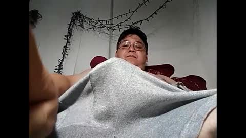 Snapshot of elimposstor chatting on 12-01-24, 10:10 elimposstor online show from 12-01-24, 10:10