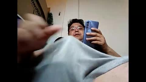 Snapshot of elimposstor chatting on 01-06-25, 08:18 elimposstor online show from 01-06-25, 08:18