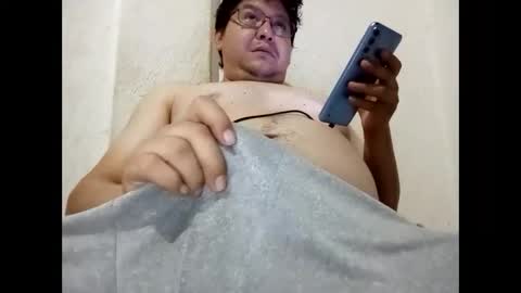 Snapshot of elimposstor chatting on 09-15-25, 01:44 elimposstor online show from 09-15-25, 01:44