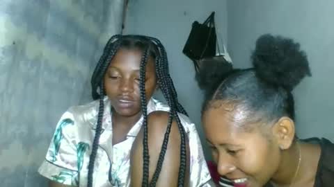 Snapshot of elina981 chatting on 02-03-26, 06:22 elina981 online show from 02-03-26, 06:22