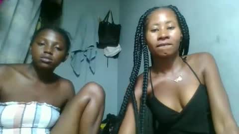 Snapshot of elina981 chatting on 02-08-26, 09:40 elina981 online show from 02-08-26, 09:40