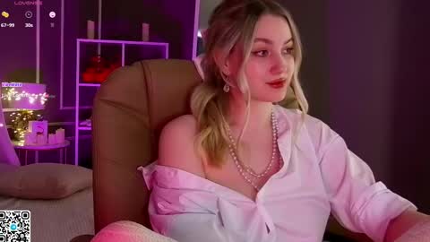 Snapshot of elina_nortas chatting on 03-05-25, 05:18 Elina online show from 03-05-25, 05:18