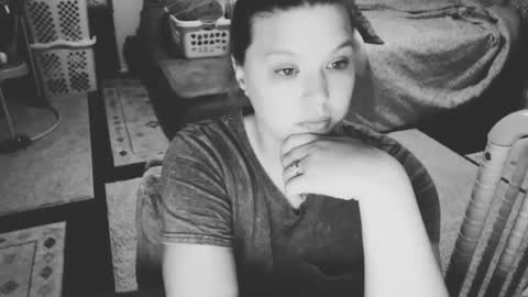 ElinaReign   online show from 09-21-25, 02:46