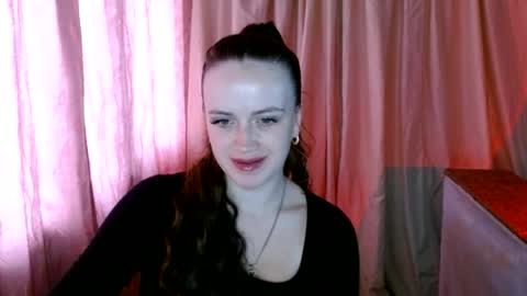 Snapshot of elinastar chatting on 06-18-26, 09:14 ElinaStar online show from 06-18-26, 09:14