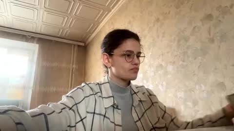 Snapshot of elindente chatting on 11-21-25, 07:29 Lola online show from 11-21-25, 07:29