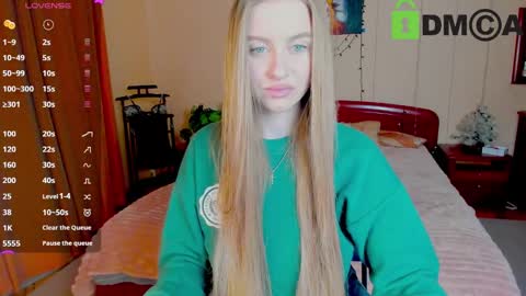 Snapshot of elinor_faith chatting on 01-03-25, 12:19 elinor_faith online show from 01-03-25, 12:19