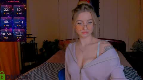 Snapshot of elinor_faith chatting on 01-09-25, 12:19 elinor_faith online show from 01-09-25, 12:19