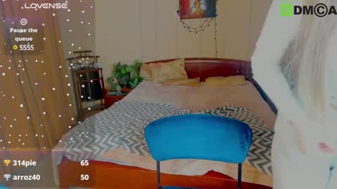Snapshot of elinor_faith chatting on 01-11-25, 02:47 elinor_faith online show from 01-11-25, 02:47