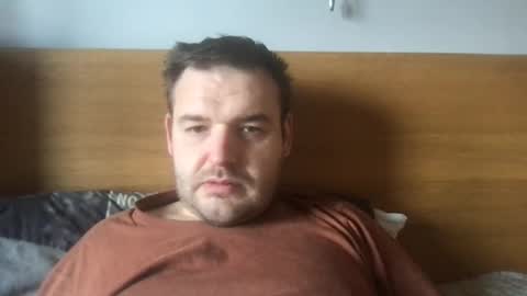 Snapshot of eliot26 chatting on 12-21-24, 01:10 e26 online show from 12-21-24, 01:10