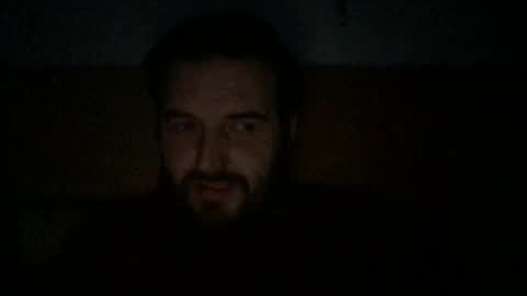 Snapshot of eliot26 chatting on 02-05-25, 10:12 e26 online show from 02-05-25, 10:12