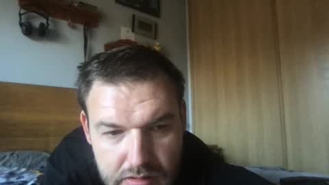 Snapshot of eliot26 chatting on 09-28-25, 04:01 e26 online show from 09-28-25, 04:01