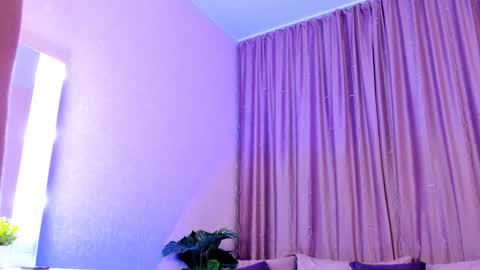 Snapshot of elis_miracle chatting on 01-30-25, 06:03 Elizabeth online show from 01-30-25, 06:03