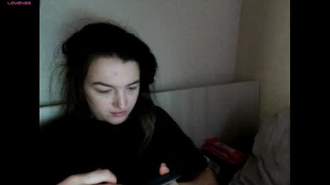 elisa_dove208 online show from 12-19-25, 04:52