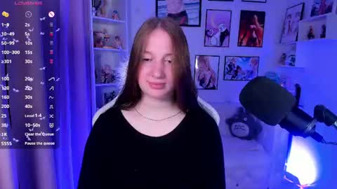Snapshot of elisabeth_binder chatting on 06-17-26, 03:31 your sweet Lisa online show from 06-17-26, 03:31