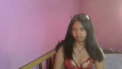 Snapshot of elisah01 chatting on 02-05-26, 03:11 elisah01 online show from 02-05-26, 03:11