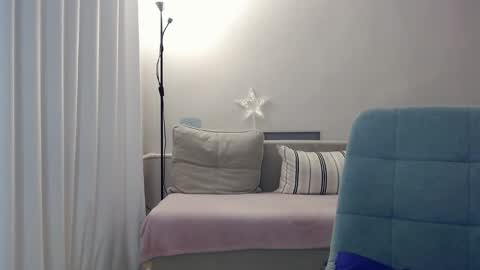 Snapshot of eliscuteblonde chatting on 02-11-25, 10:50 Elis online show from 02-11-25, 10:50