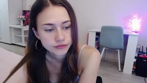 Snapshot of eliscuteblonde chatting on 09-11-25, 04:01 Elis online show from 09-11-25, 04:01