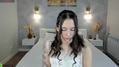 Elise online show from 03-08-26, 01:14