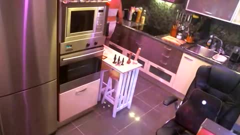 Barbie online show from 09-20-25, 06:42