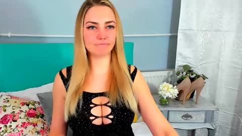 Snapshot of eliseshining chatting on 01-28-25, 01:05 Elise online show from 01-28-25, 01:05