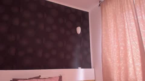 Elly online show from 11-18-25, 08:08